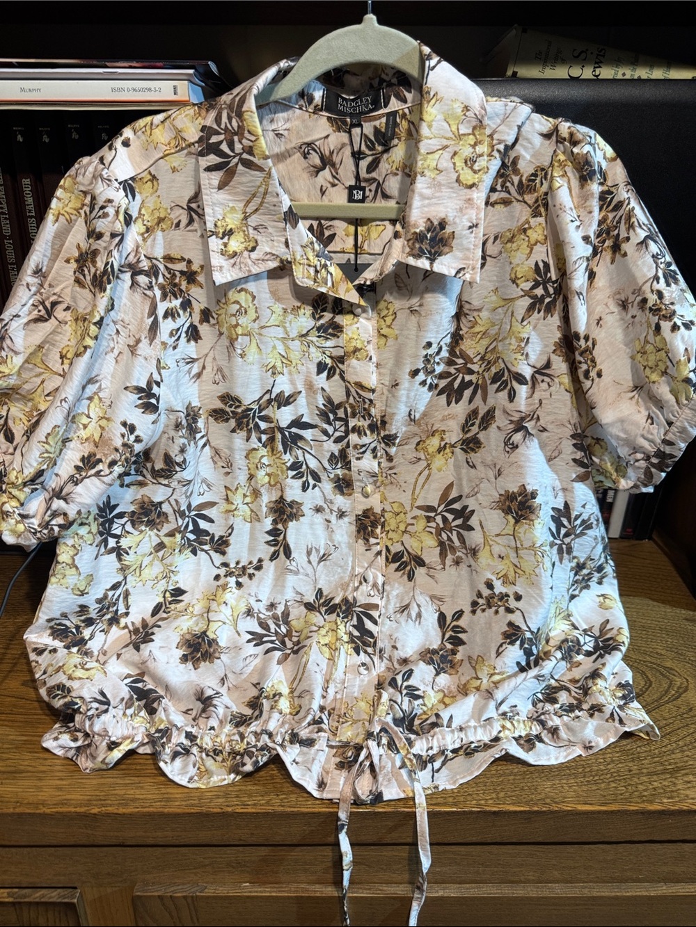 Badgley Mischka Soft Pink Floral Button-Down Short Sleeve Blouse